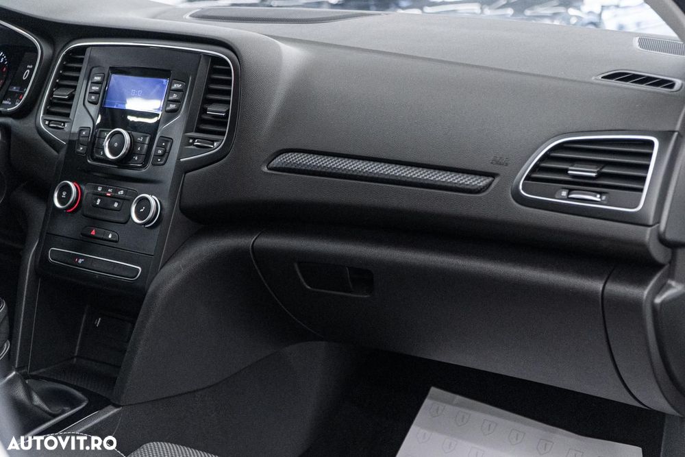 Renault Megane TCe 140 GPF ZEN - 28