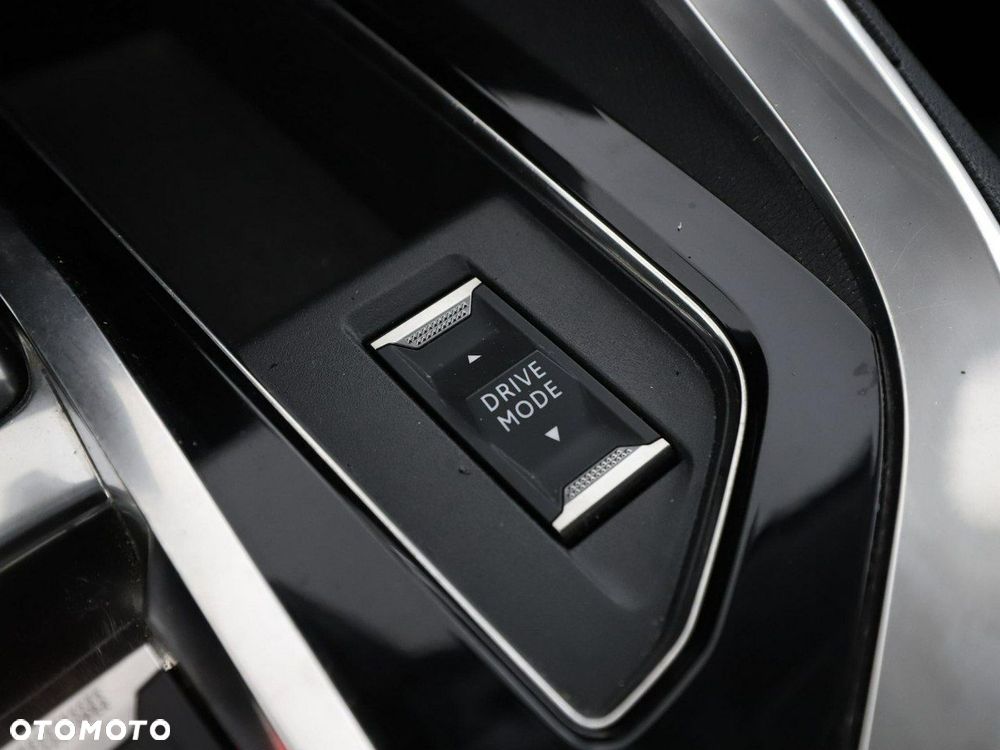 Peugeot 3008 225 e-EAT8 Allure Pack - 31