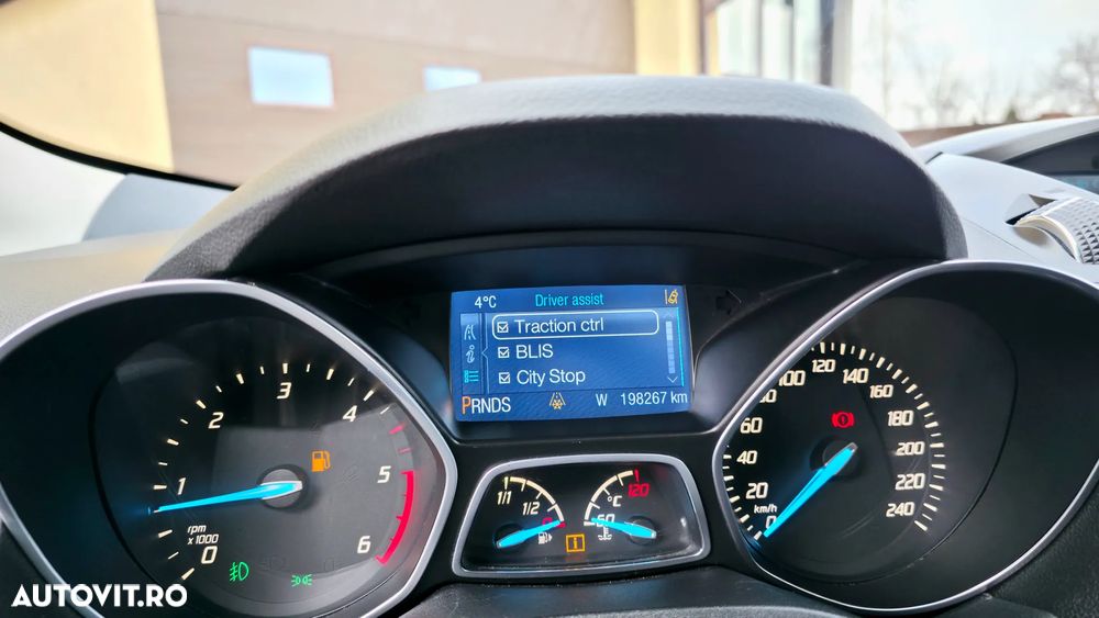 Ford Kuga 2.0 TDCi 4x4 Aut. Individual - 14