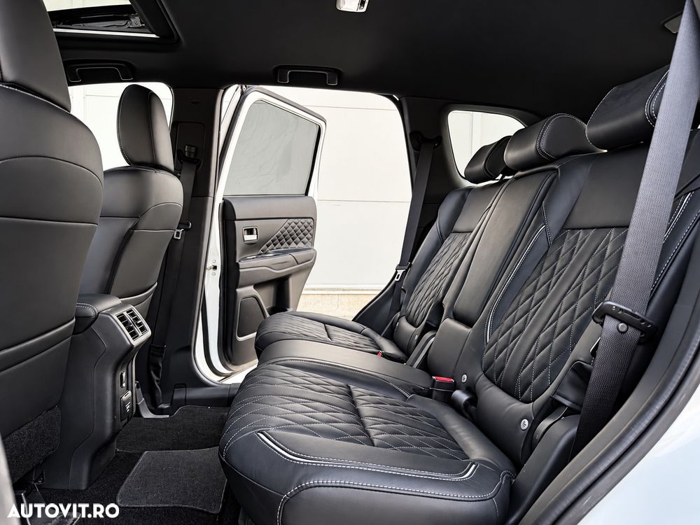 Mitsubishi Outlander - 7