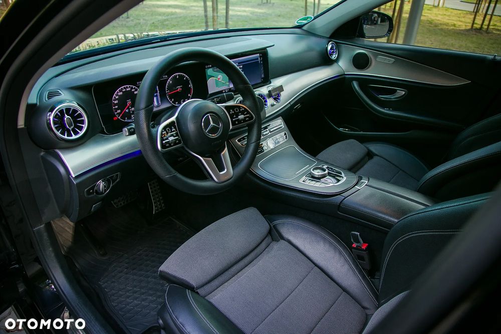 Mercedes-Benz Klasa E 220 d 9G-TRONIC - 21
