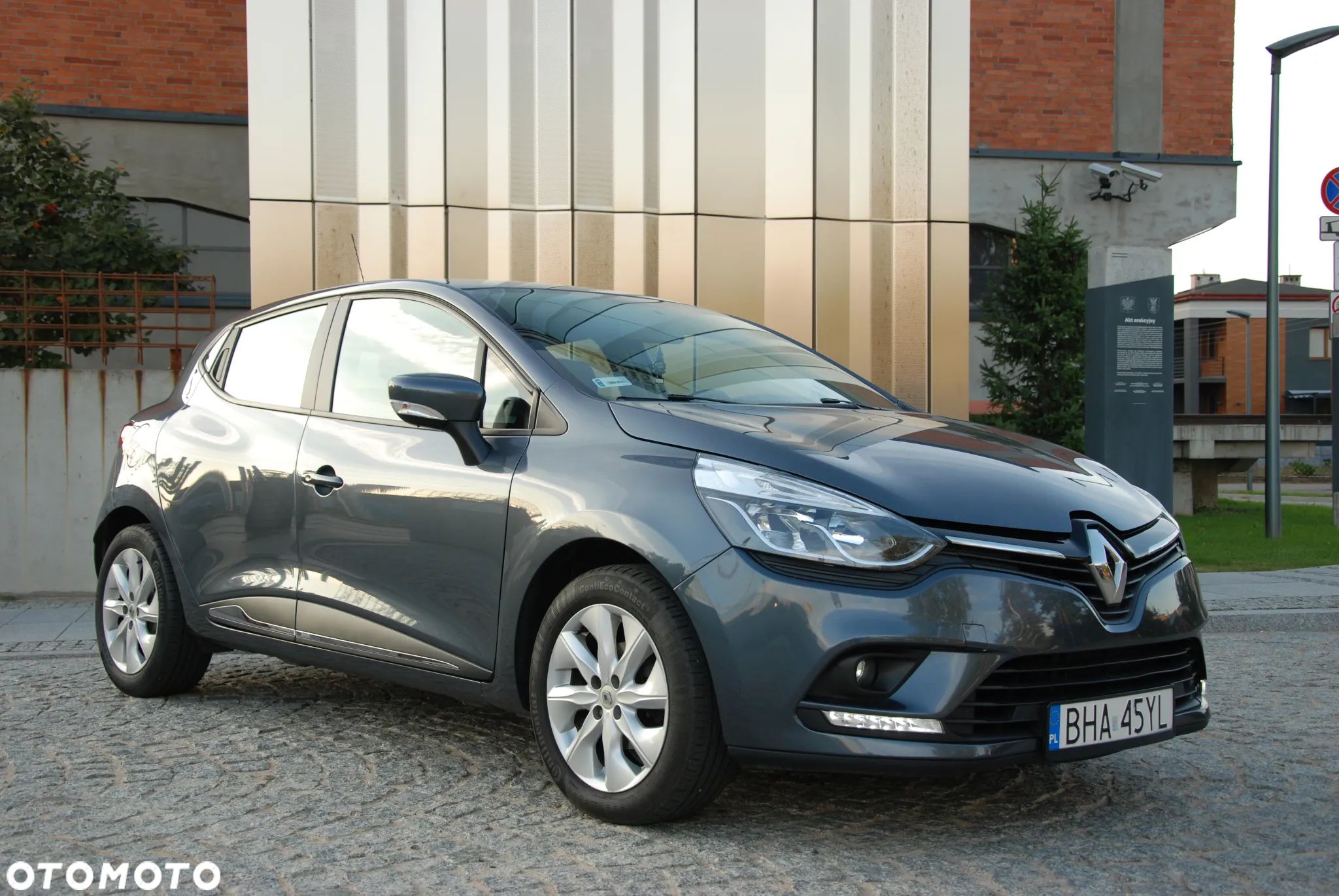 Renault Clio 0.9 TCe Alize - 1