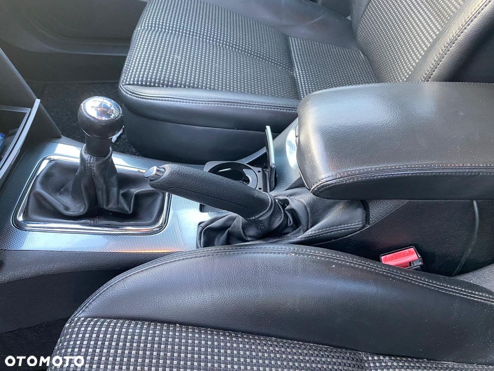 Peugeot 407 135 Premium mit Exklusiv-Paket - 8