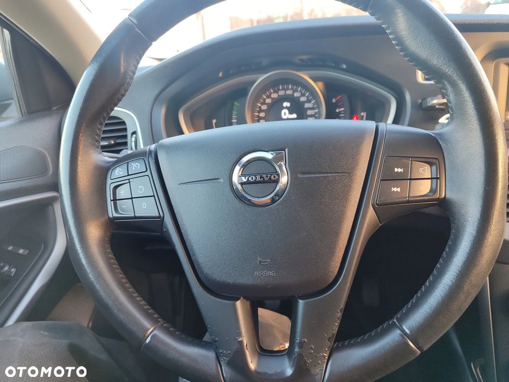 Volvo V40 D2 Momentum - 14