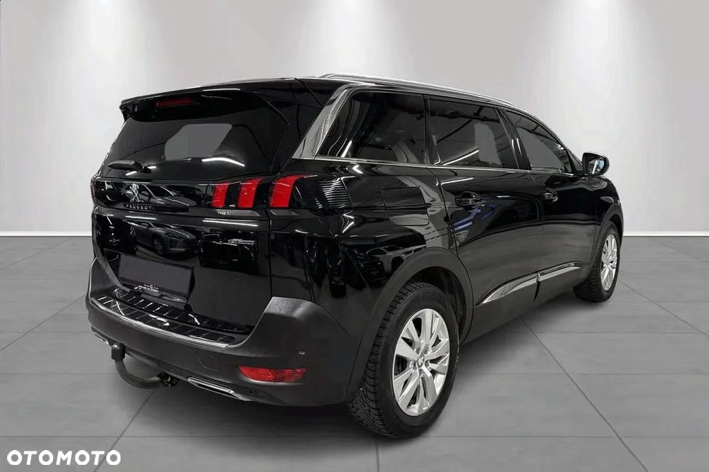 Peugeot 5008 - 8