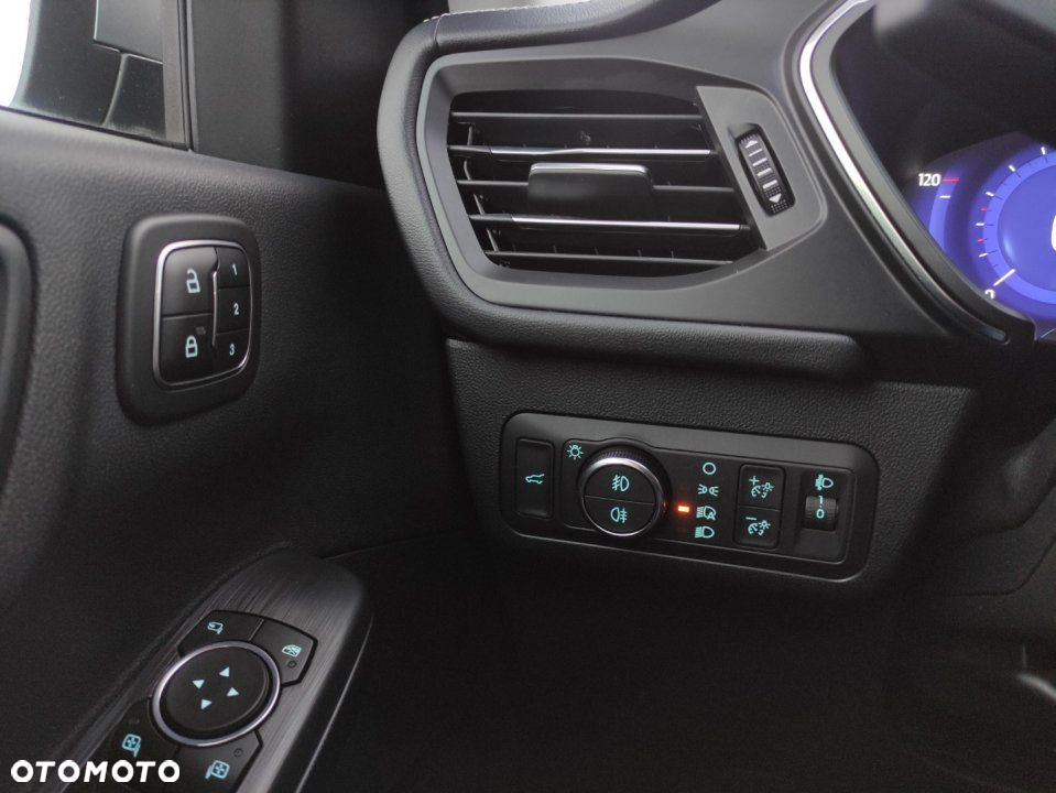Ford Kuga - 32
