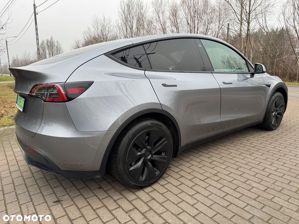 Tesla Model Y Standard - 11
