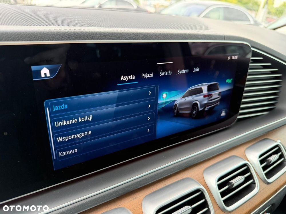 Mercedes-Benz GLS - 33