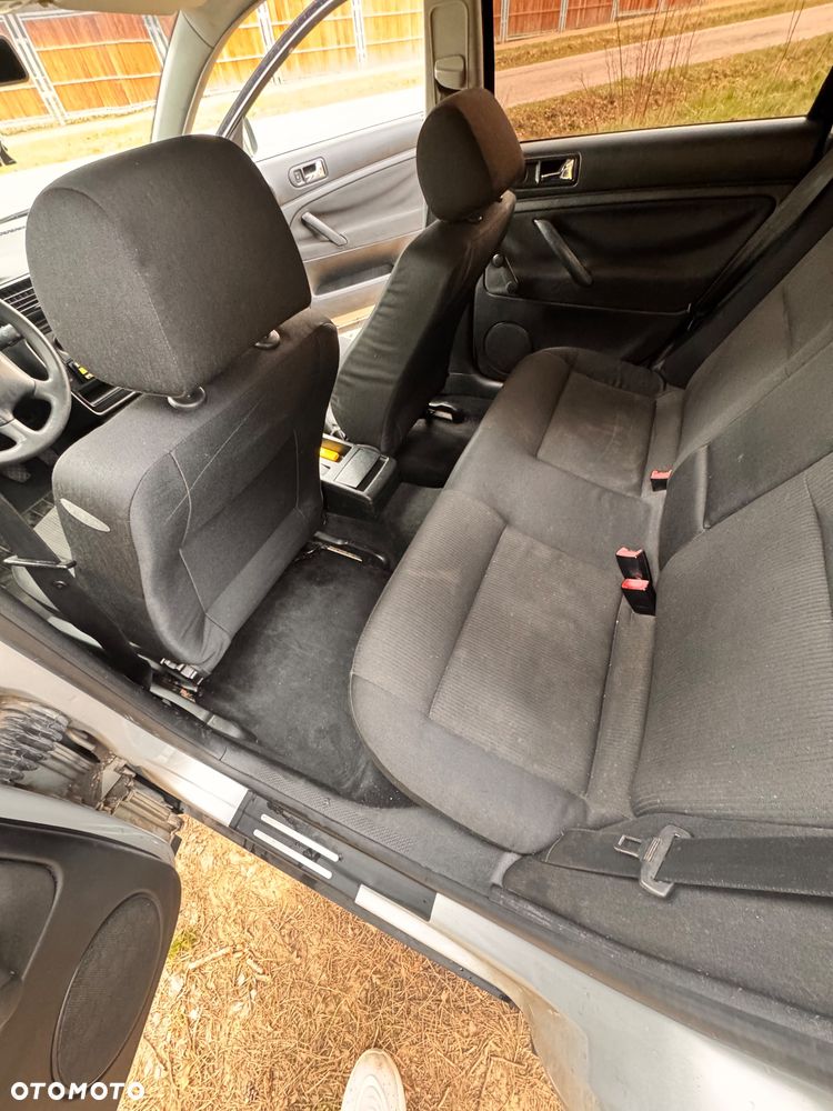 Volkswagen Passat 2.0 Basis - 16