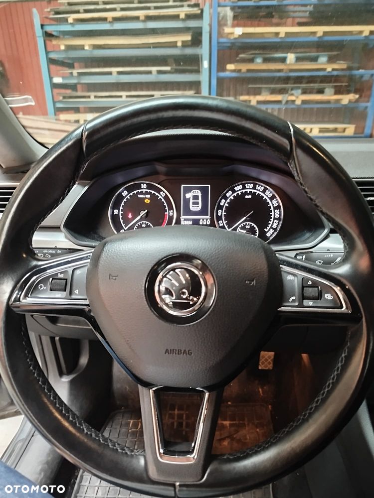 Skoda Superb 1.6 TDI Ambition - 32