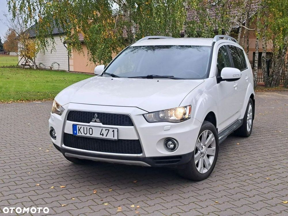 Mitsubishi Outlander - 2