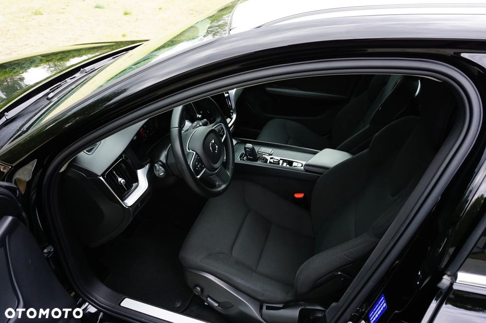 Volvo V60 B4 D Momentum Pro - 19