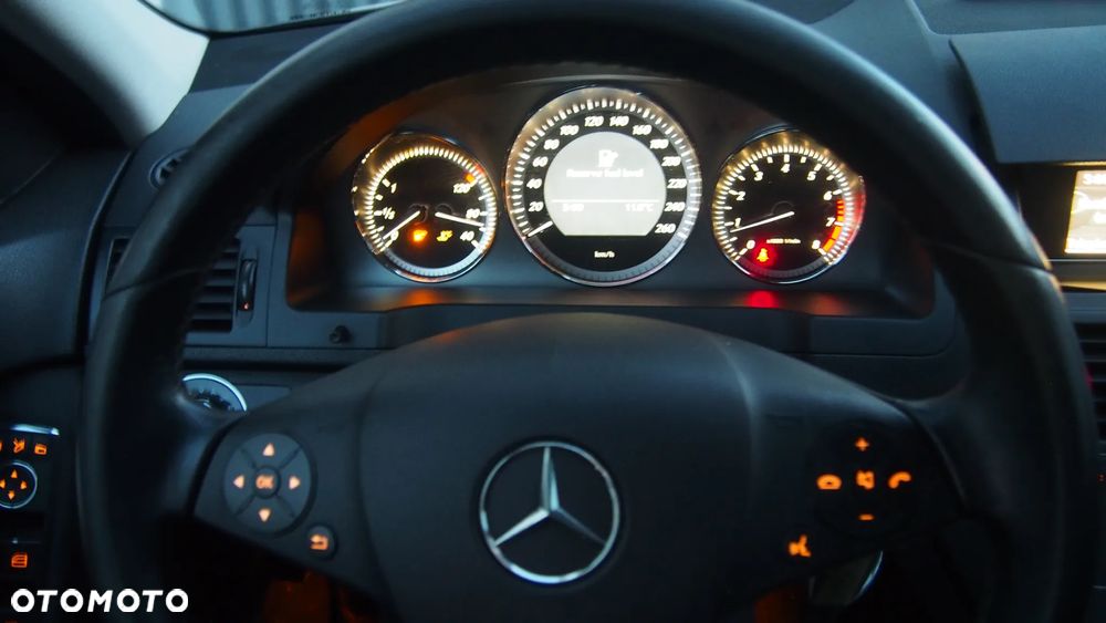 Mercedes-Benz Klasa C 180 Kompressor BlueEFFICIENCY Elegance - 11