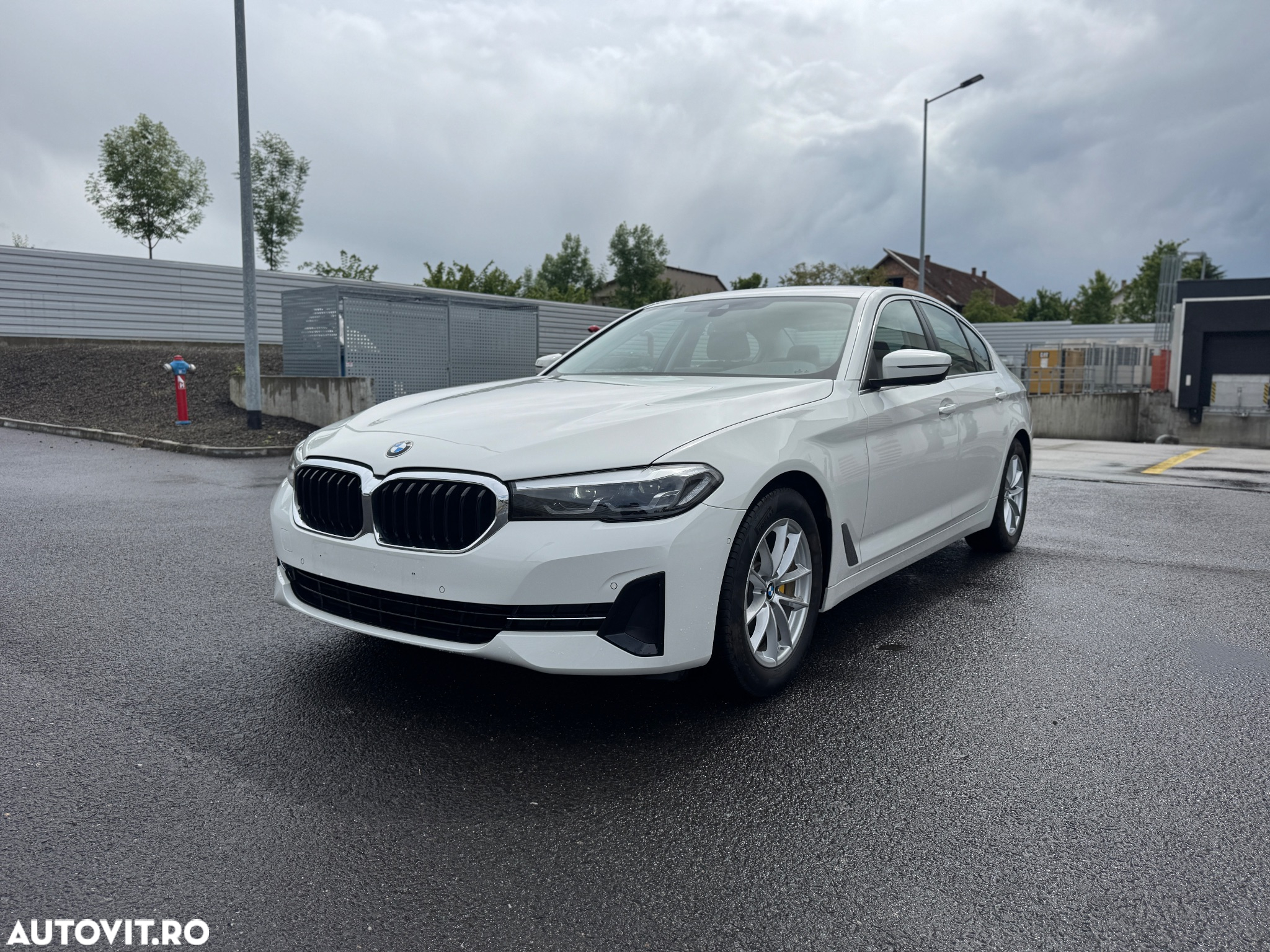 BMW Seria 5 520d Efficient Dynamics Edition Aut. - 4