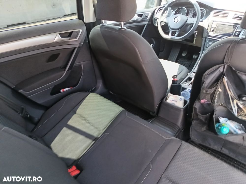 Volkswagen Golf 1.6 TDI Comfortline - 9