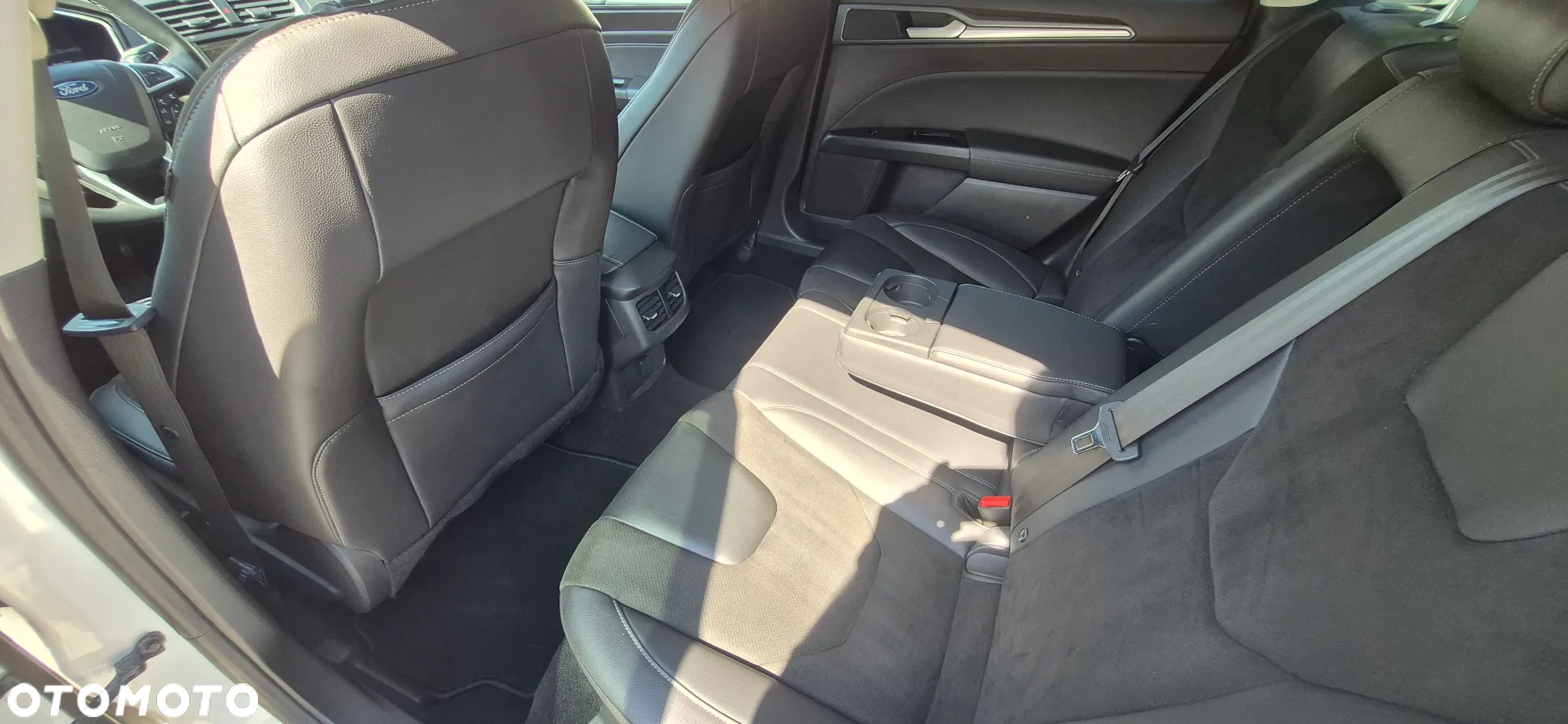 Ford Mondeo 2.0 Hybrid Titanium - 12