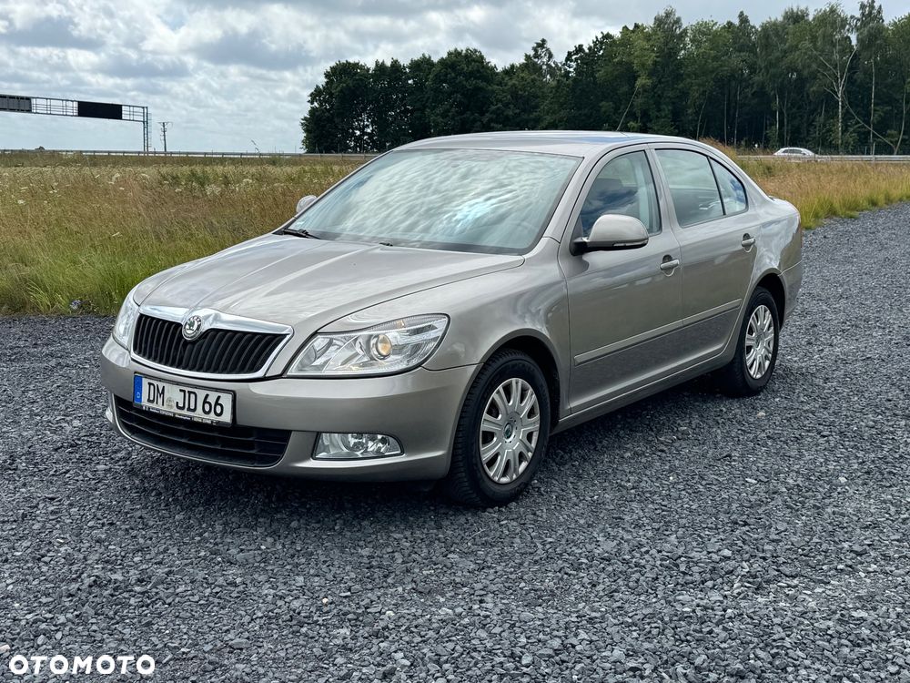 Skoda Octavia 1.6 Selection - 1