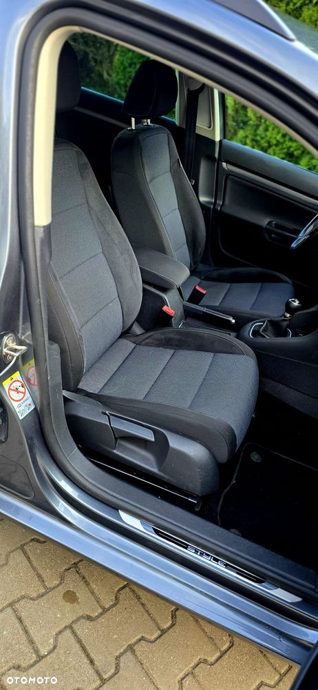 Volkswagen Golf - 9