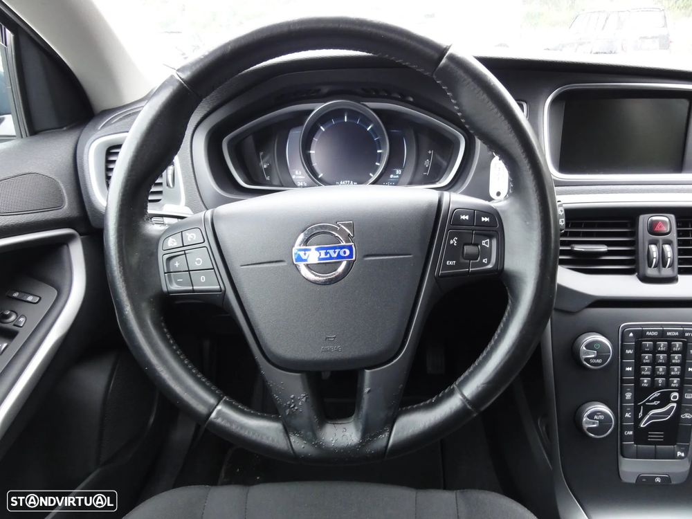 Volvo V40 D2 Momentum - 21