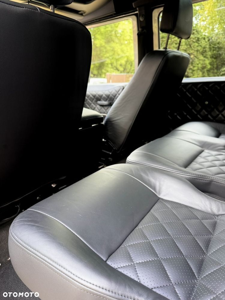 Land Rover Defender 2.5 TDI - 35