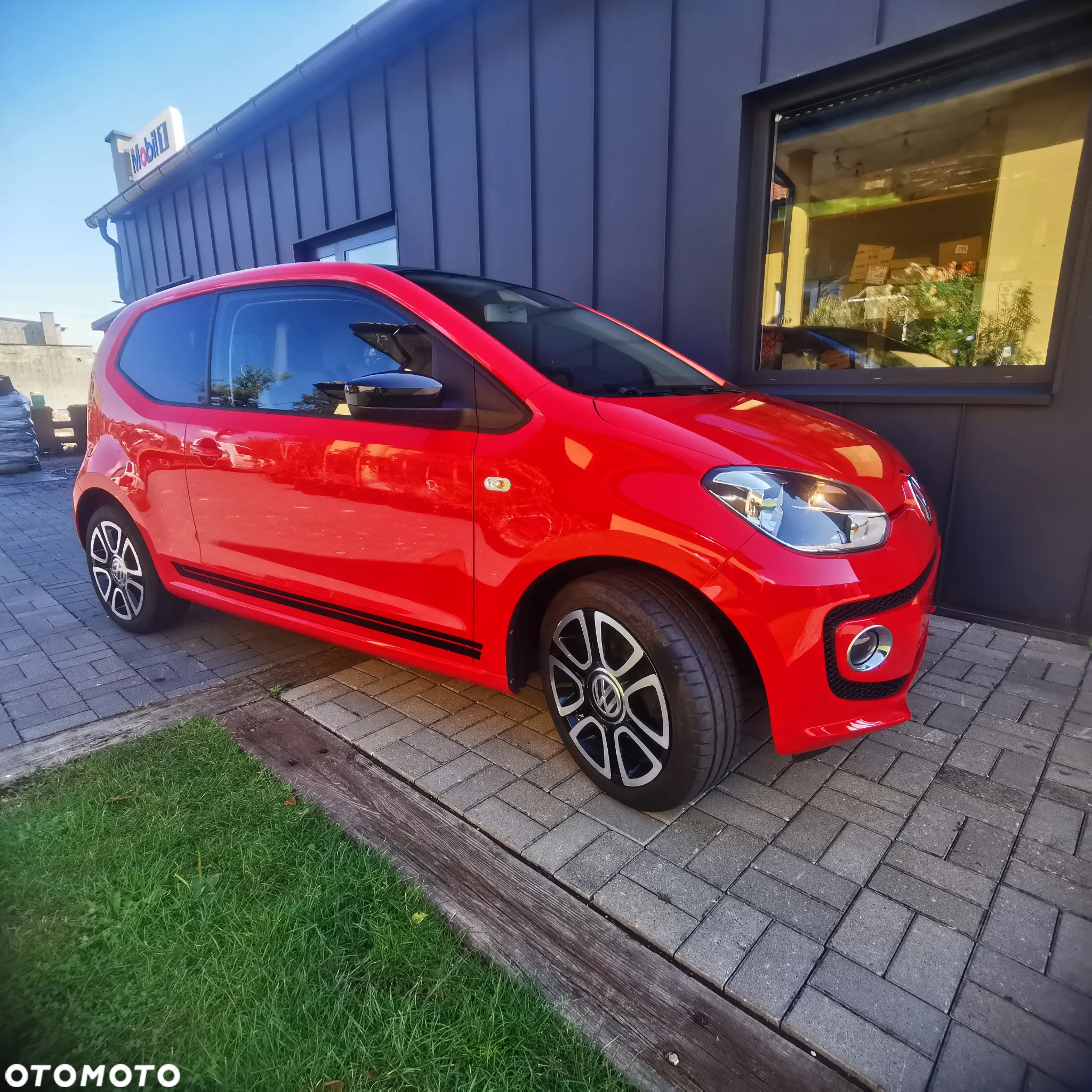 Volkswagen up! ASG colour fortana red - 4