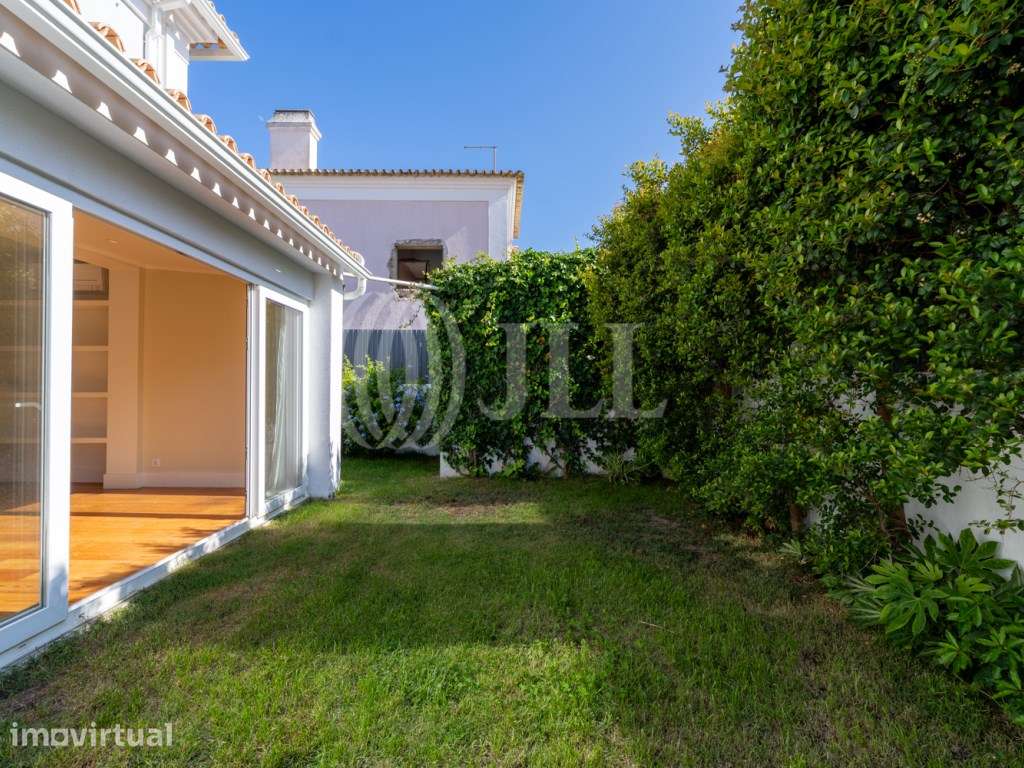 Moradia T4 reabilitada com jardim e piscina, em Areia, Cascais - Grande imagem: 3/34