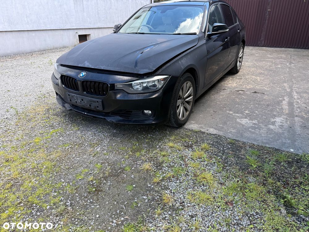 BMW Seria 3 320i - 8