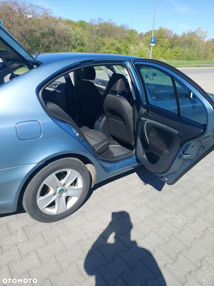 Skoda Octavia 1.6 Elegance - 9