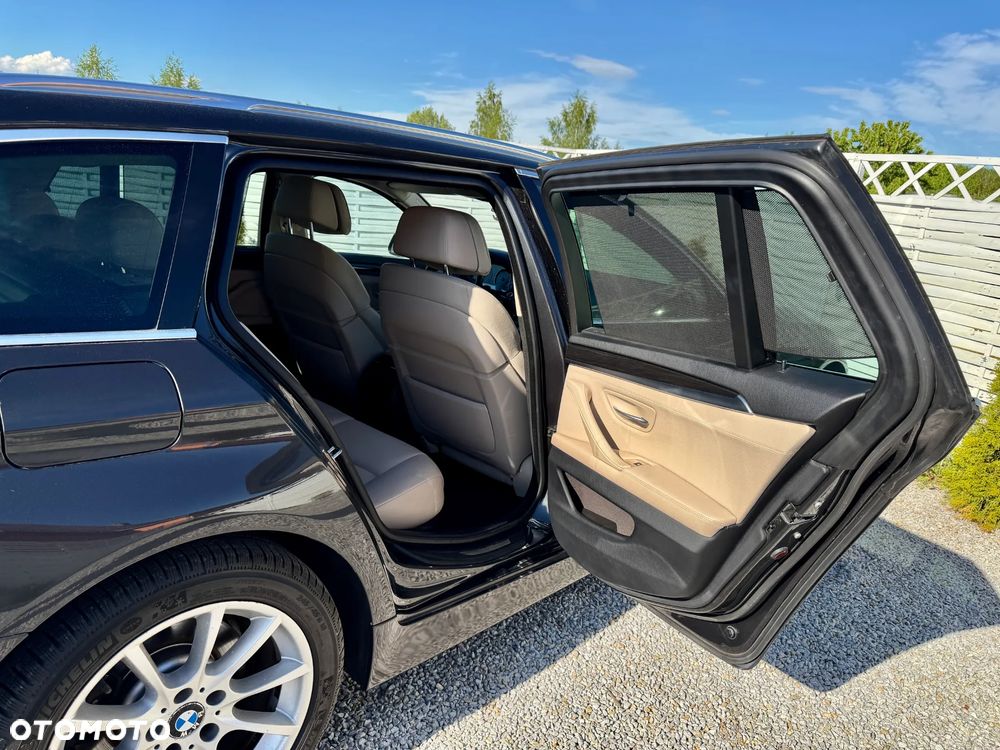 BMW Seria 5 525d - 36