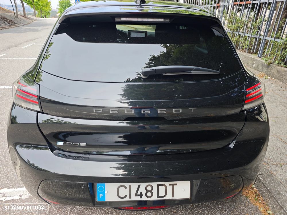 Peugeot e-208 Allure - 47