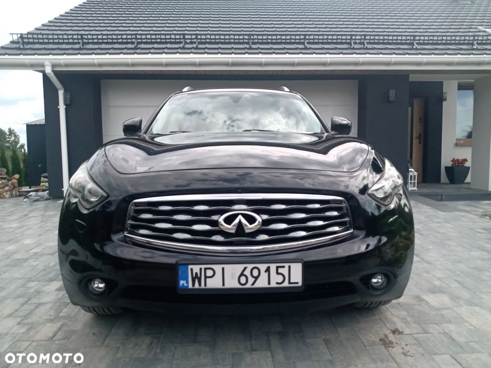 Infiniti FX - 14