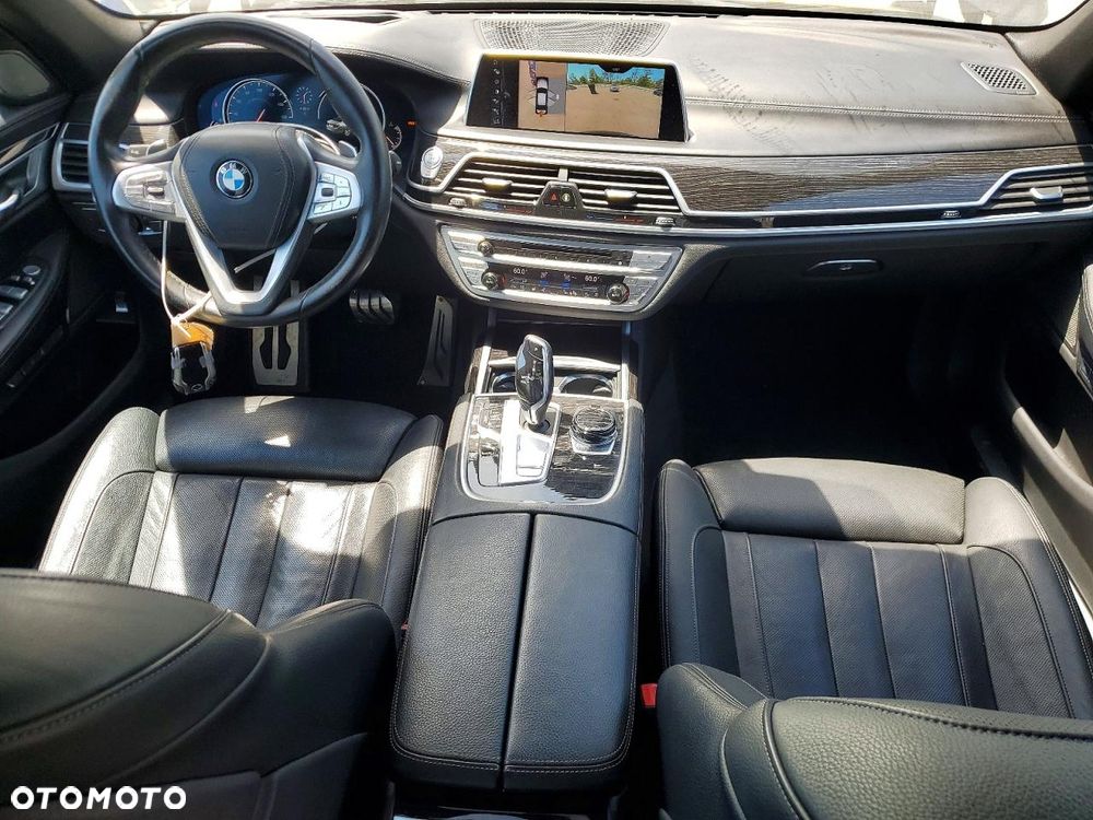 BMW Seria 7 740i - 9