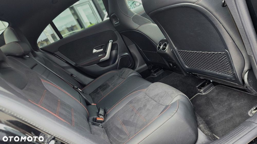 Mercedes-Benz CLA - 13