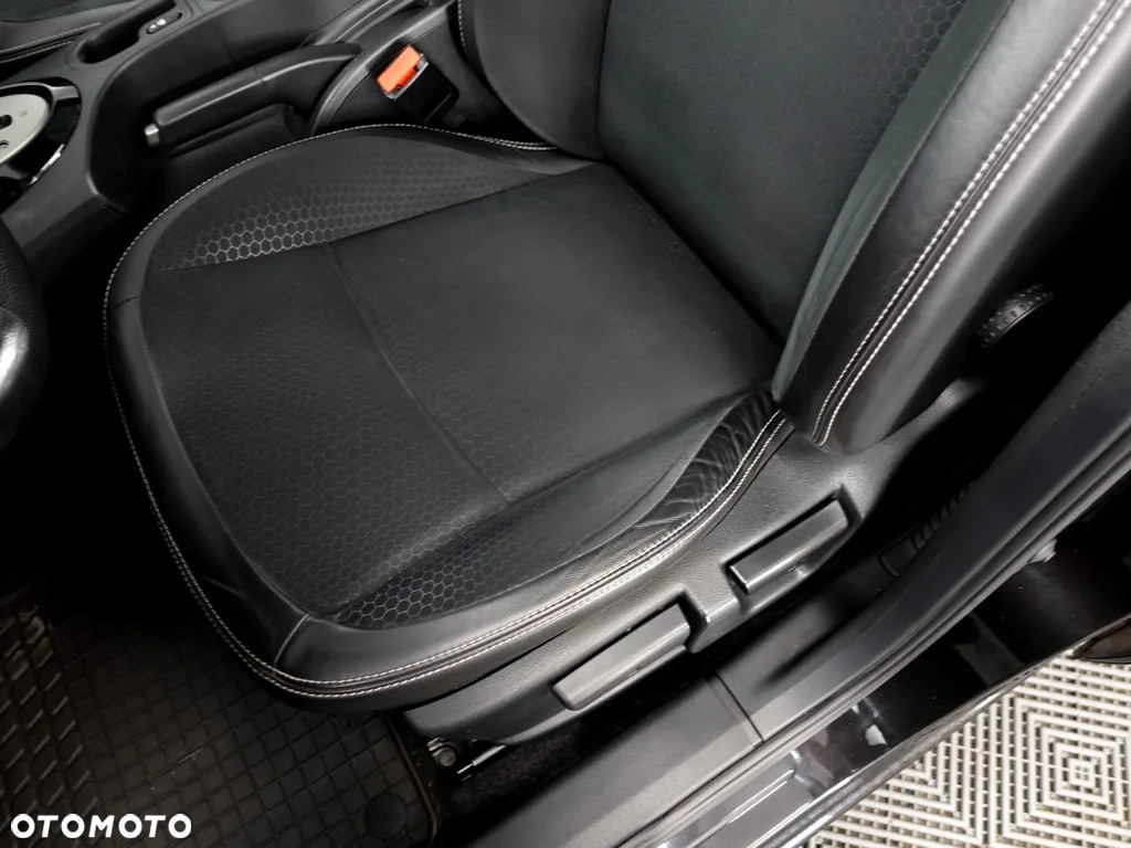 Nissan Qashqai 2.0 I-Way CVT - 12