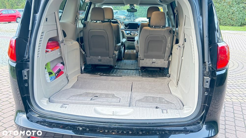 Chrysler Pacifica - 17