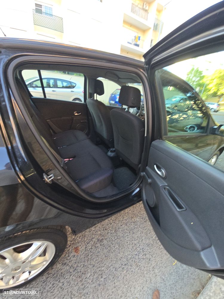 Renault Clio 1.2 16V Dynamique S - 23
