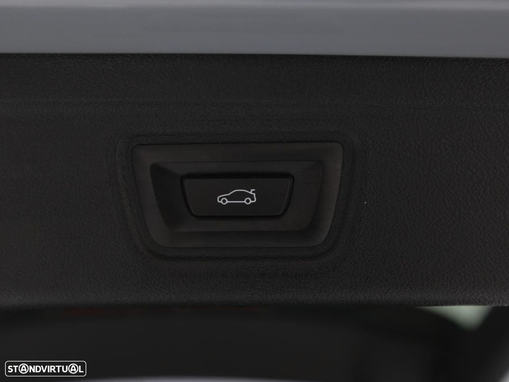 BMW 330 i xDrive Aut. - 15