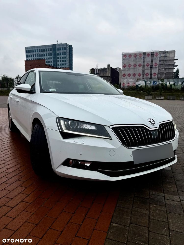 Skoda Superb ver-1-8-tsi-style-dsg - 3