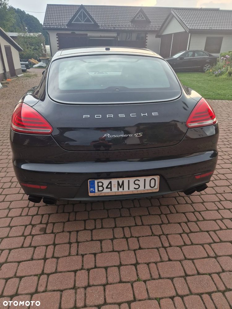 Porsche Panamera 4S - 13