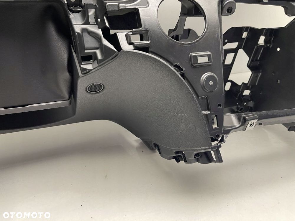 DESKA ROZDZIELCZA KONSOLA MERCEDES C KLASA 206 W206 AMG SKÓRA ŻÓŁTA NIĆ - 5