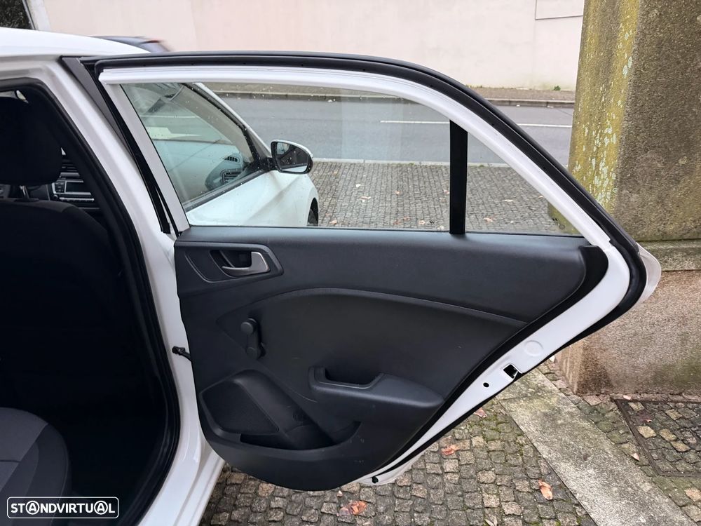 Hyundai i20 1.1 CRDi LED - 20