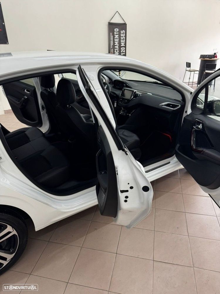 Peugeot 208 1.2 PureTech GT Line - 15