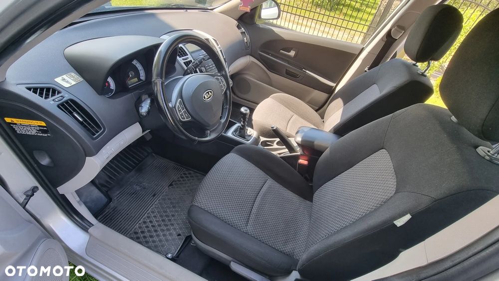 Kia Ceed - 19