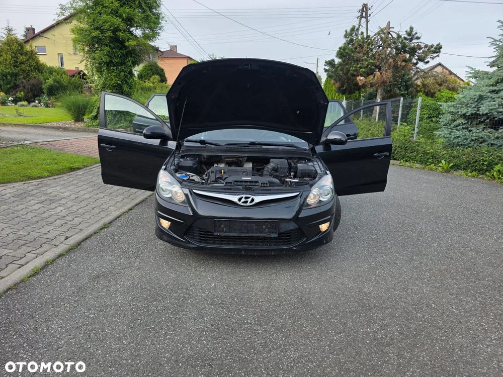 Hyundai i30 1.4 Base + World Cup - 2