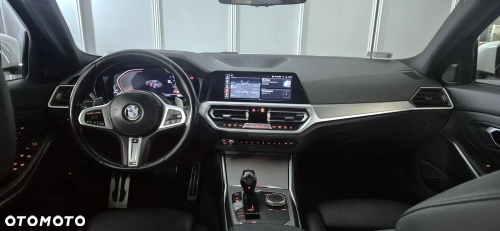 BMW Seria 3 330i xDrive M Sport sport - 18