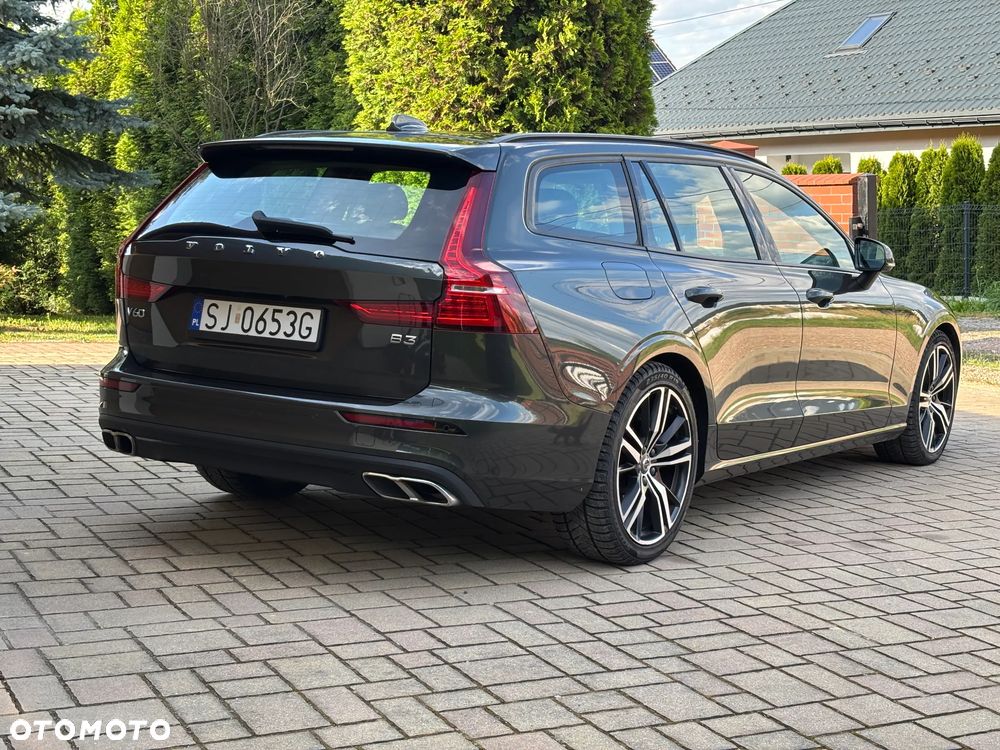 Volvo V60 B3 B DKG Momentum Pro - 11