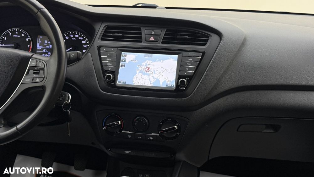 Hyundai i20 - 15