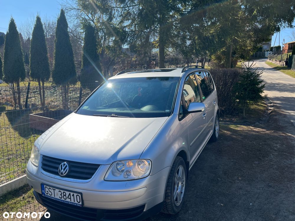 Volkswagen Touran 2.0 TDI Highline - 3