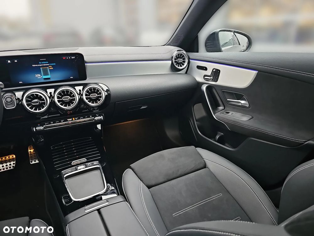 Mercedes-Benz CLA 250 e 8G-DCT AMG Line Advanced Plus - 16