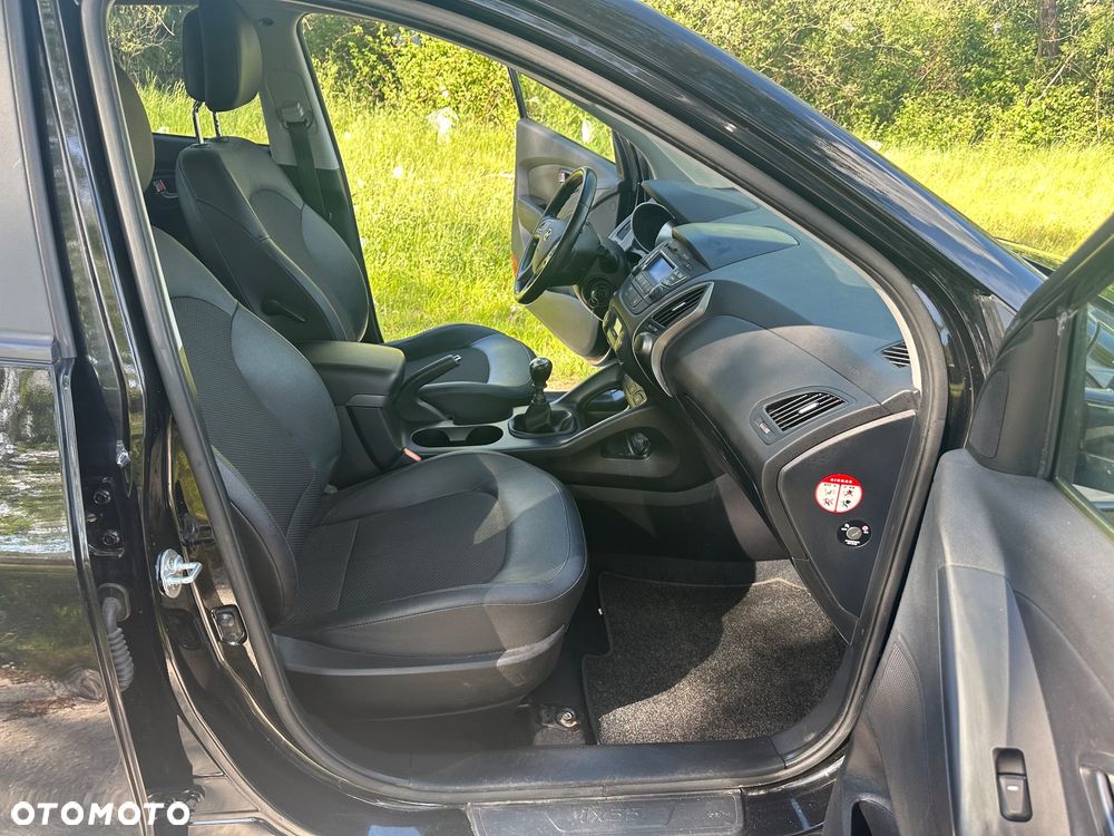 Hyundai ix35 blue 1.6 2WD Finale Silver - 12
